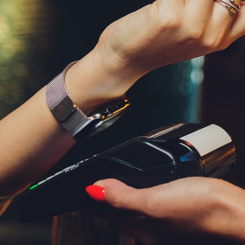 Obraz do artykułu Credit Agricole udostępni Fitbit Pay i Garmin Pay