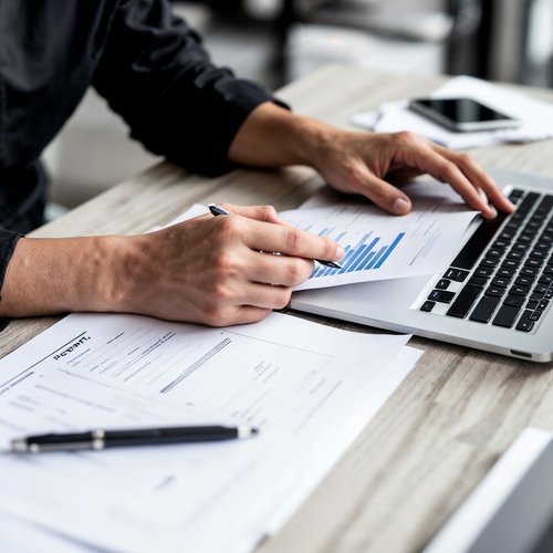 Okładka artykułu: Czy konto firmowe dla jednoosobowej działalności to konieczność?